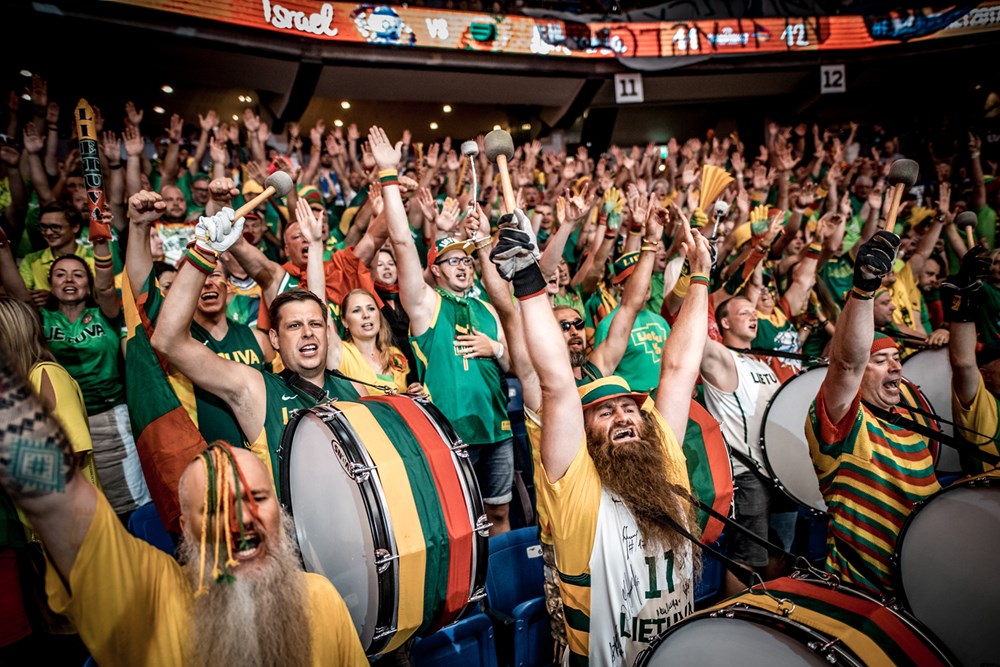 九州体育-包含南美洲篮球联赛精彩纷呈，观众现场呐喊的词条