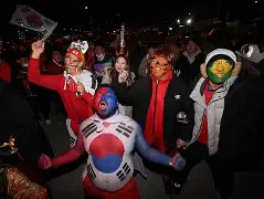 韩国球队坚守晋级梦想,决胜下一轮比赛 韩国球队坚守晋级梦想,决胜下一轮比赛