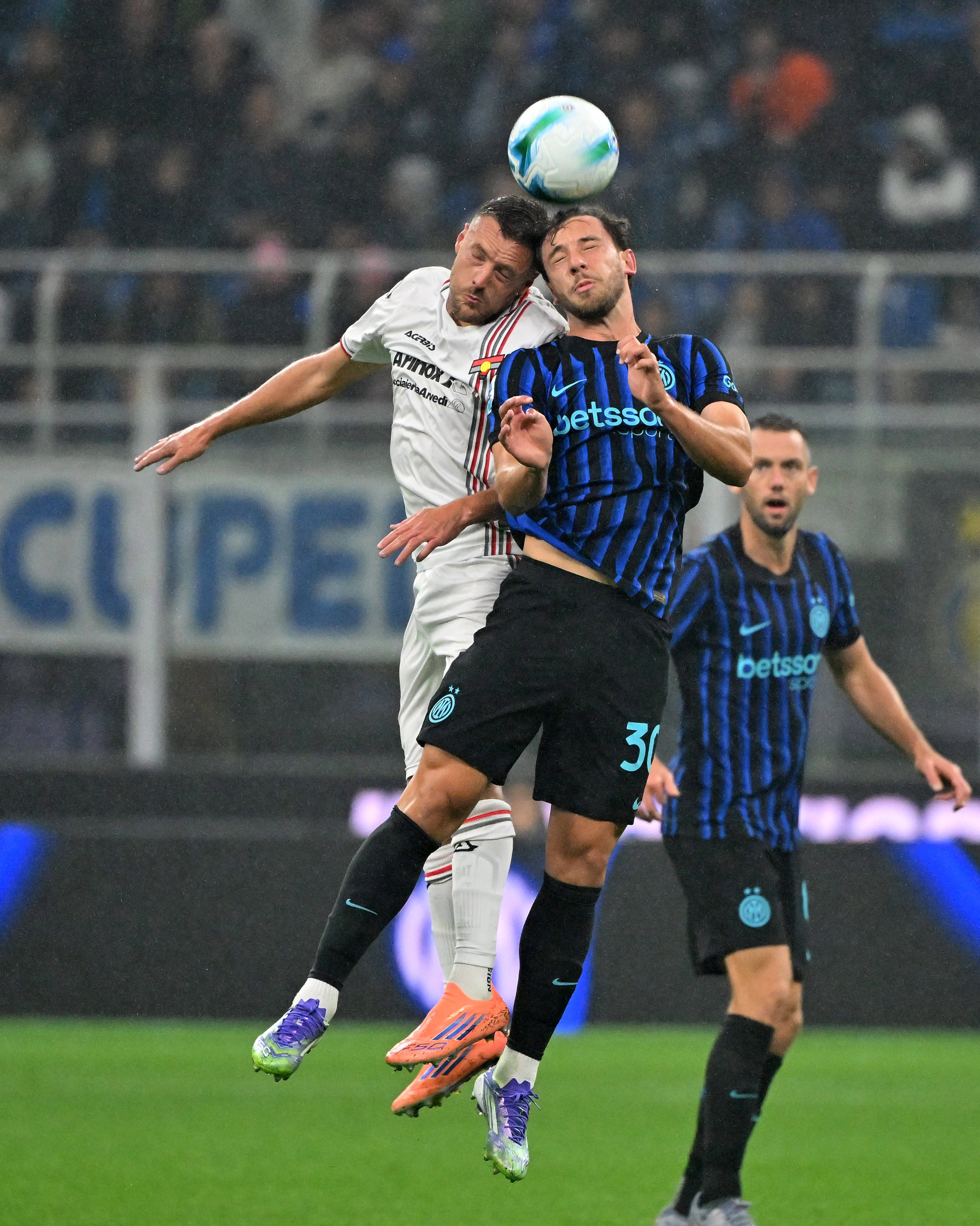 国际足球舞台上的引人注目比赛情报是什么