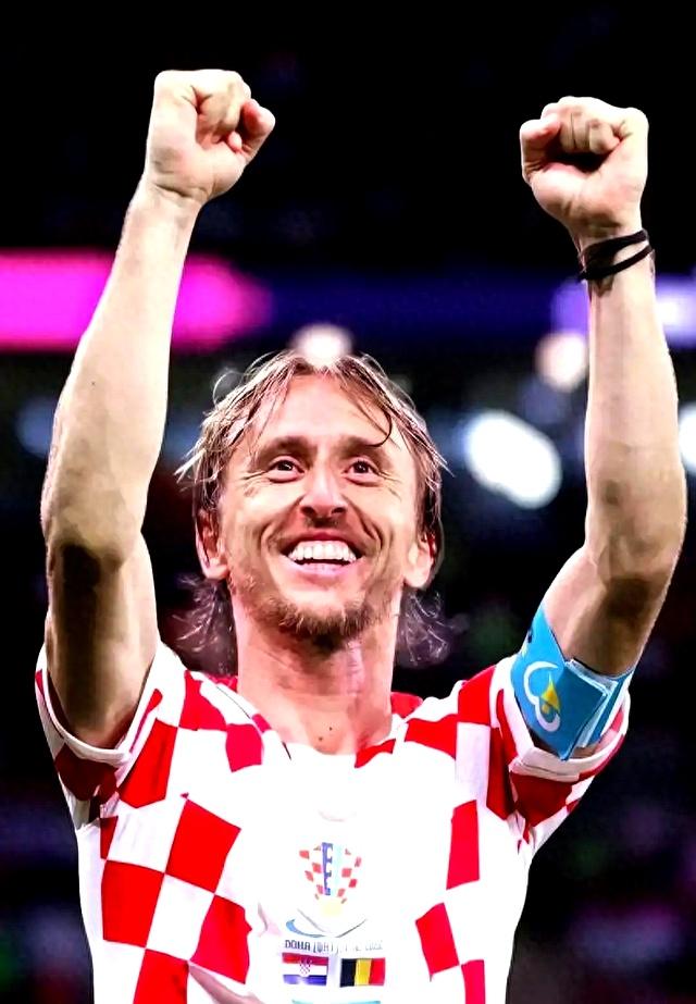 关于波兰国家队表现不佳，遗憾止步八强的信息