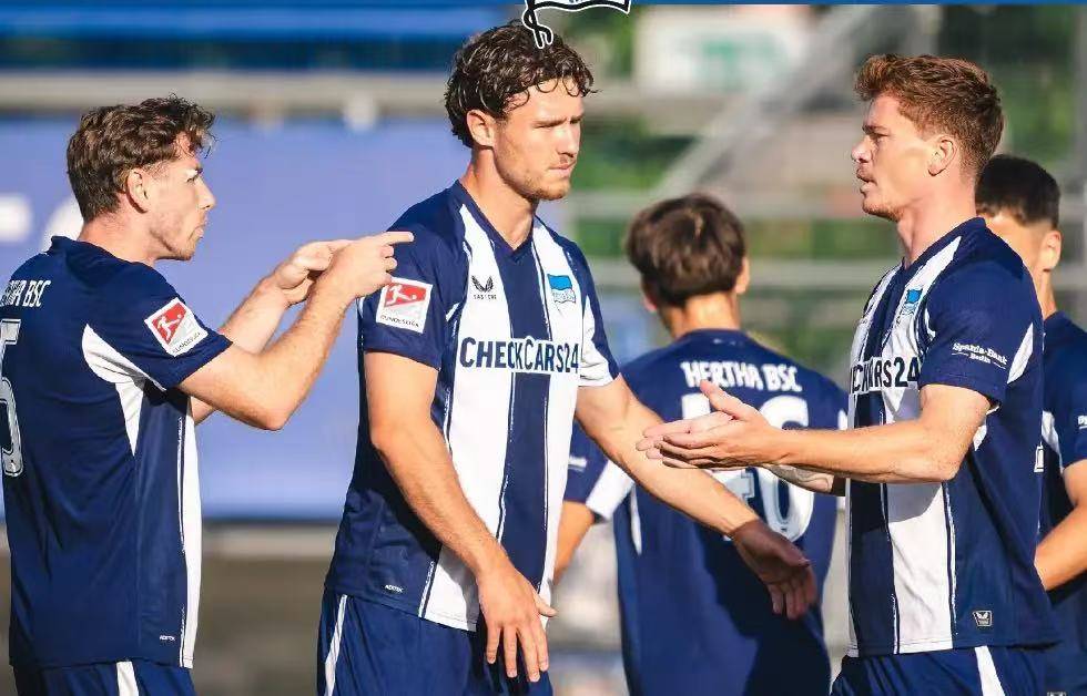 柏林赫塔客场反败为胜，赢得关键胜利